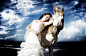 人,从容态度,四分之三身长,户外,25岁到29岁_154059355_Gorgeous bride with white horse_创意图片_Getty Images China