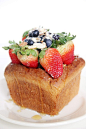 Japanese Honey Toast by atasteofkoko: A simple treat which depends on the bread. Try bread which is a little sweet, like Hawaiian bread. Great with the small loaves from Chinatown! #Toast#Japanese #赏味期限#