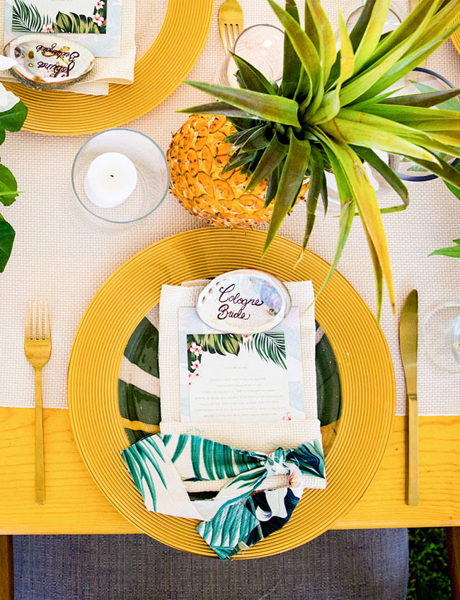婚礼请柬餐盘设计菠萝。来自：婚礼时光——...