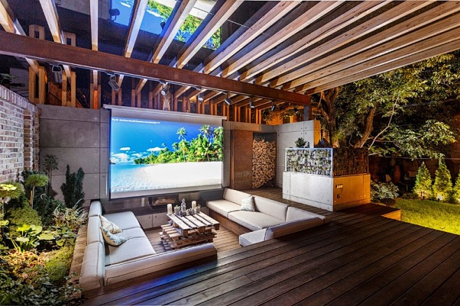 Gorgeous lounge area...