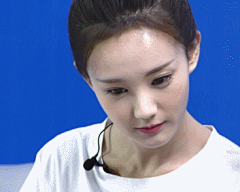 答应你们的桐桐表情包来啦~九宫格先刷一波~#李一桐#  ​​​​