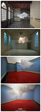 【屋里飘来一朵云】荷兰艺术家Berndnaut Smilde的浪漫创意，发明了一种机器能将房间里面空气中的水蒸气凝聚起来，辅以特殊的照明效果，制造出栩栩如生的雨云效果。→ http://t.cn/zlptPEW