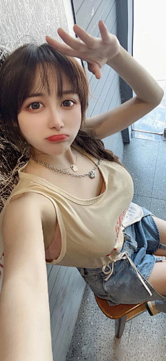 卍_X_卐采集到美女