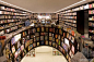 底层充满书架的空间Room surroun-巴西Livraria da Vila书店第5张图片