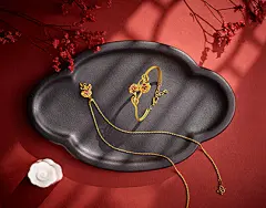 lukfook | Jewelry photography | foodography shanghai : Foodography®(广州总部)电商品牌服务机构成立于2015年，我们专注于电商产品摄影视觉升级服务。2017年初Foodography®(上海分部)成立，它专注于餐饮/美食为主摄影服务。截止至2019年，Foodography®全网累计800W人气的电商摄影团队。服务过客户：麦当劳 / 迪士尼 / 轩尼诗 / 小熊电器 / 雀巢咖啡 / 达能 / Godiva歌蒂梵 / TWG特威茶业 / 