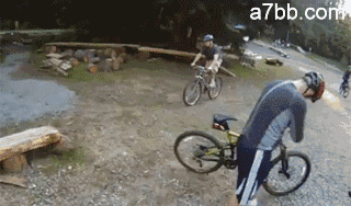 幽默 搞笑 动图 GIF 图片 搞笑 整人 动态 幽默 爆笑 祝福 贺图 武术 跳 GIF动画 动漫动画 设计 (240)-花瓣网
