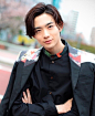 #龙星凉#1993年，身高183cm有没有被新剧中少年美好的肉体迷倒大半夜硬生生被龙星凉帅哭的我说好一起沉迷男色，来啊，舔屏啊！出演过《无法坦诚相对》《樱兰高校男公关部》《对不起青春》《orange》（善用主页搜索，之前分享过资源）等等，明儿推一部他出演的本季日剧