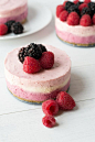 Berry Stripe No-Bake Mini Cheesecakes | 21 Easy And Delicious No-Bake Cheesecakes:  #水果# #甜品#