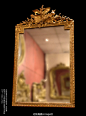 黄金由于其是唯一不被氧化的金属,故从古希腊开始就被认为是不死和无尚的象征,只有神圣和尊贵的物件才被裹上黄金.这一系列1850-1880年代法国拿破仑三世时期的纯金鎏金古董挂镜,充满细节堪称壮丽的纯手工雕琢将路易十五风格的优雅完美表现,每一枚都是提升居家华丽指数必备,有意请询wx: dujiaolu3