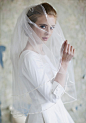 婚礼装束，头纱的魔力不可否认 - 。朦胧，雅静 。 #优雅# #时尚# #礼服#