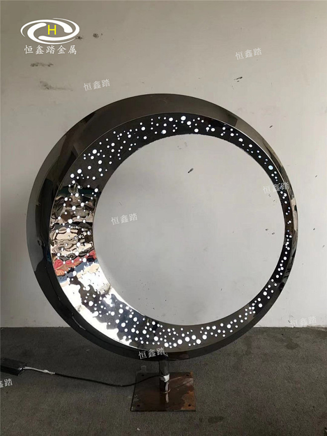 发光圆环雕塑，室内镜面圆环小品，水景不锈...
