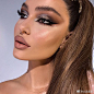 Fenty Beauty 蕾哈娜BODY LAVA身体高光液7折啦
官网O网页链接
丝芙兰O网页链接
有几个色号，不同肤色都能做最闪亮的girl~ ​​​​