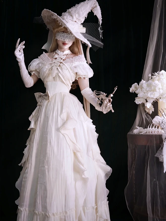 “十恶不赦的白骨魔女”