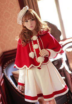 AmberJ采集到服装
