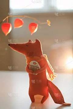 温馨的秋天作文用一个有趣的手工玩具狐狸，秋天的家装饰