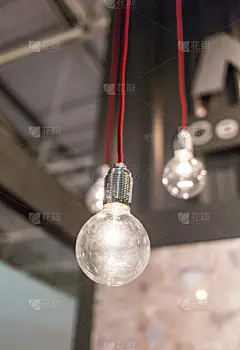 电灯泡,好奇心,光,水晶吊灯,垂直画幅,多代家庭,形状,智慧,组物体,灯
