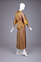 这件1910年代中叶的衣服仿佛是用霞光做成，... 来自神猫罗尼休 - 微博