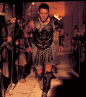 #35 
角色：Maximus Decimus Meridius 
饰者：拉塞尔克洛 
影片：角斗士