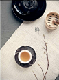 茶文化是中国传统文化之一，历代高僧往往在修禅论道中以茶助兴，又往往将自己的感悟发之于诗歌。茶与佛教、诗歌结下不解之缘，茶禅渊源尤甚。诗中有茶，茶中有禅，三者相通。